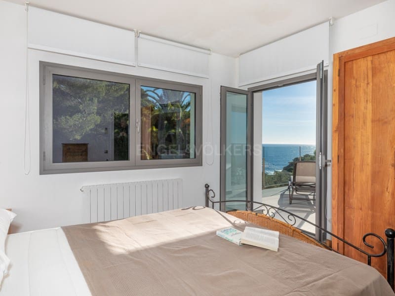 6 bedroom Villa for sale in Blanes with pool garage - € 1,695,000 (Ref: 8010441)