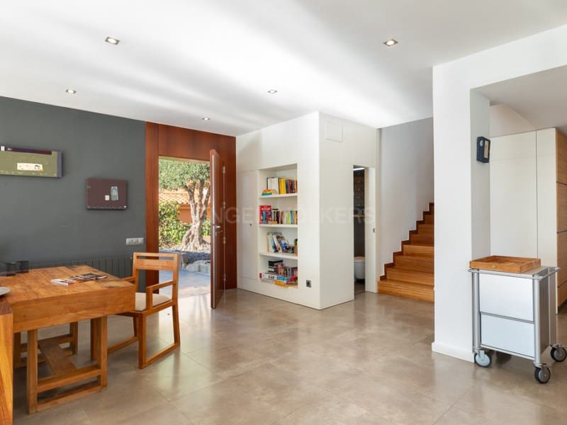 6 bedroom Villa for sale in Blanes with pool garage - € 1,695,000 (Ref: 8010441)