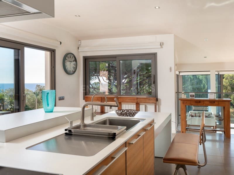 6 bedroom Villa for sale in Blanes with pool garage - € 1,695,000 (Ref: 8010441)