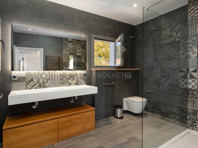 6 bedroom Villa for sale in Blanes with pool garage - € 1,695,000 (Ref: 8010441)