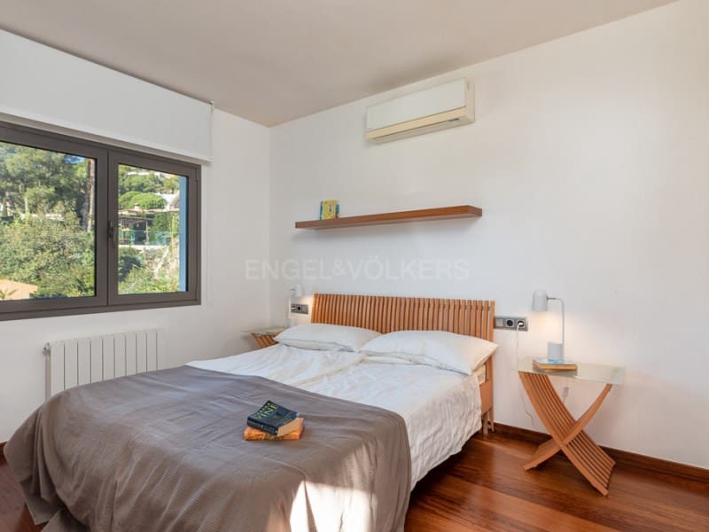 6 bedroom Villa for sale in Blanes with pool garage - € 1,695,000 (Ref: 8010441)