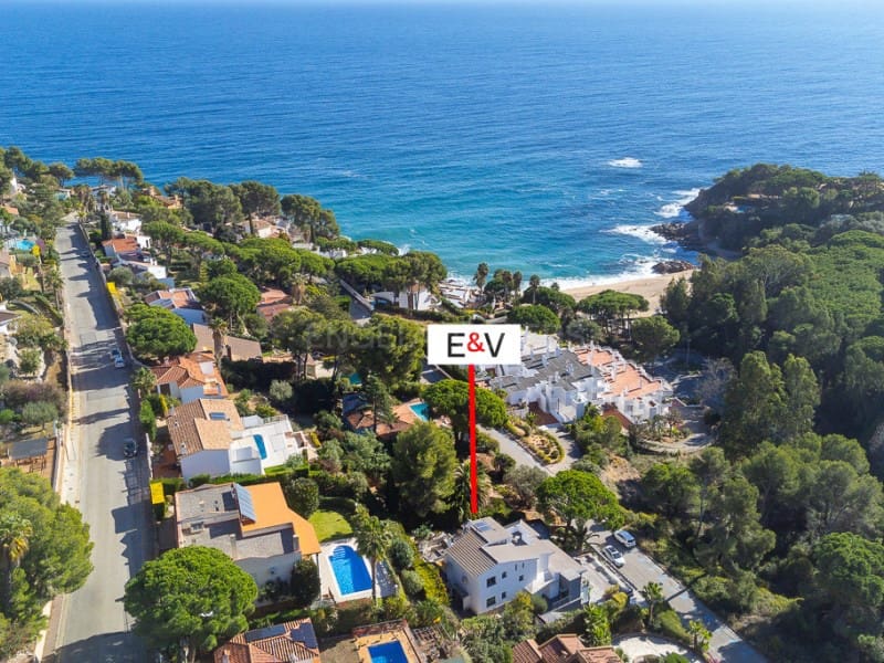 6 bedroom Villa for sale in Blanes with pool garage - € 1,695,000 (Ref: 8010441)