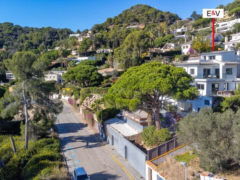 6 bedroom Villa for sale in Blanes with pool garage - € 1,695,000 (Ref: 8010441)