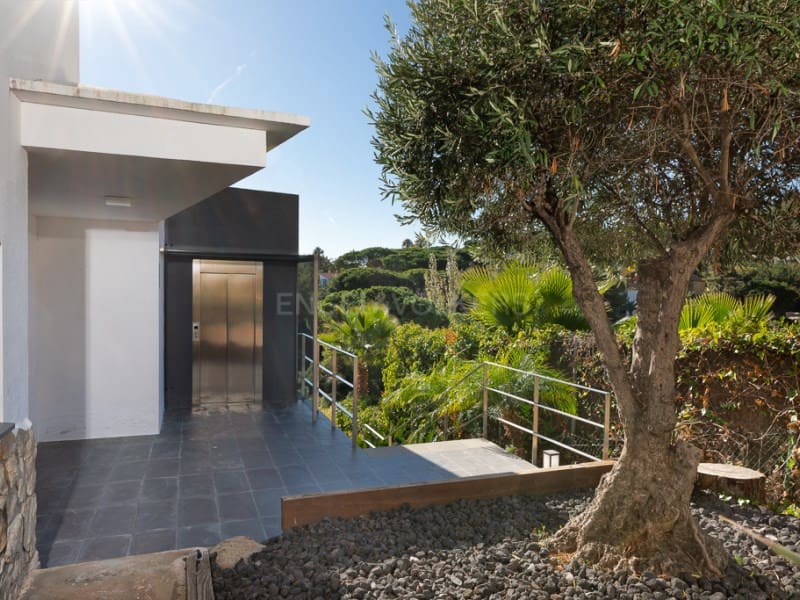 6 bedroom Villa for sale in Blanes with pool garage - € 1,695,000 (Ref: 8010441)