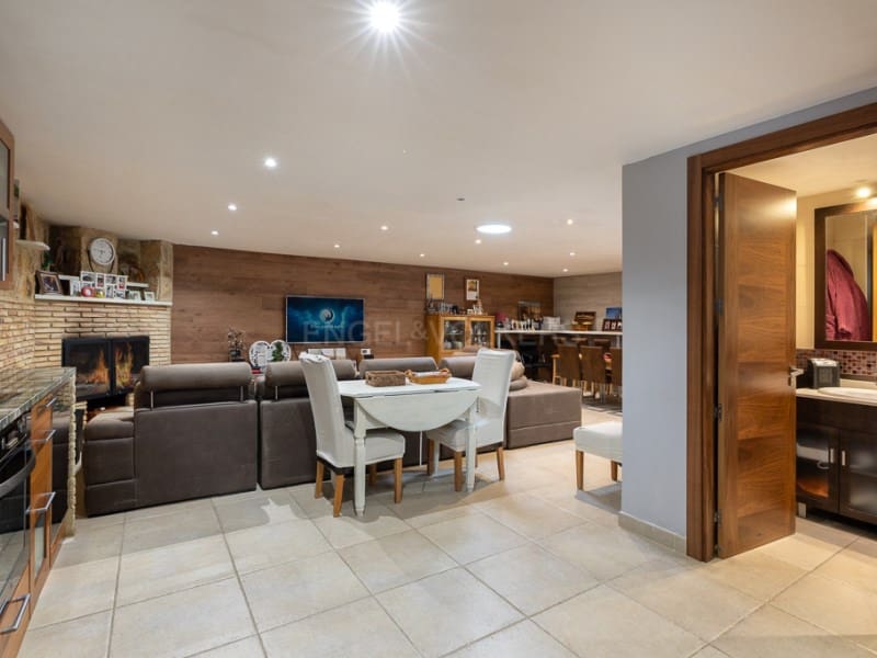 5 soverom Villa til salgs i Santa Cristina d'Aro med svømmebasseng garasje - € 980 000 (Ref: 8066339)