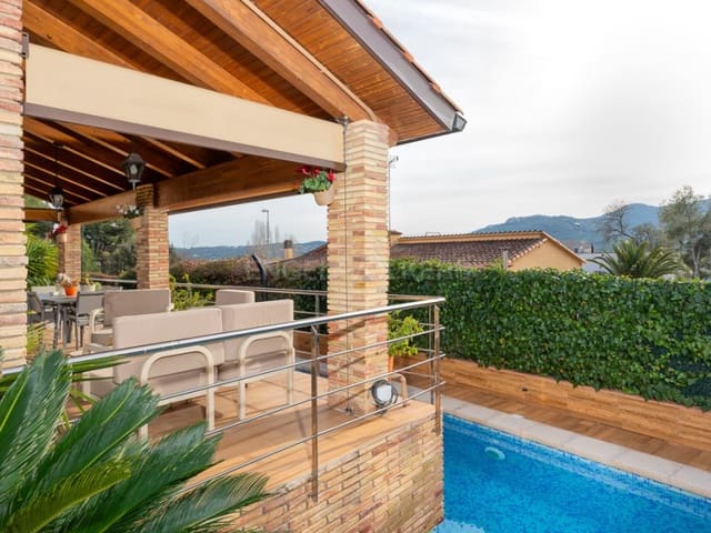 5 bedroom Villa for sale in Santa Cristina d'Aro with pool garage - € 980,000 (Ref: 8066339)