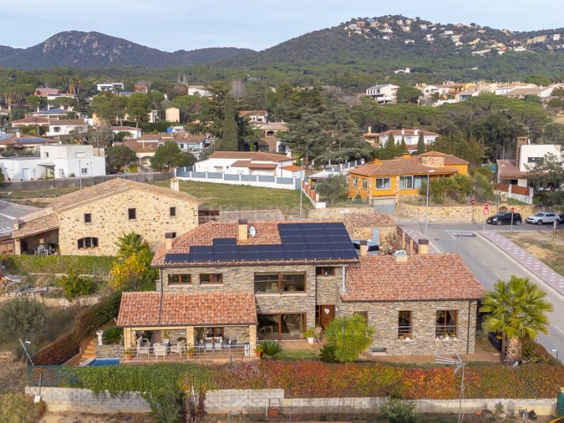 5 soverom Villa til salgs i Santa Cristina d'Aro med svømmebasseng garasje - € 980 000 (Ref: 8066339)