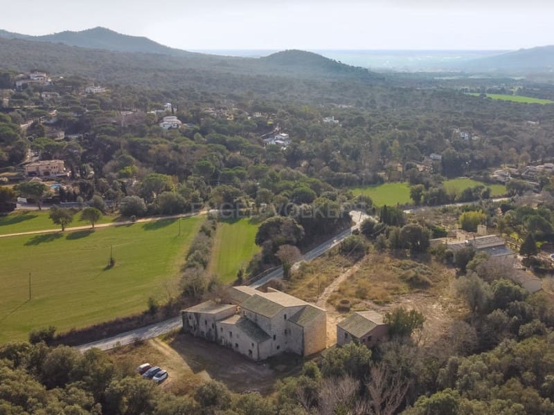 10 sypialnia Finka/Dom wiejski na sprzedaż w Santa Cristina d'Aro - 895 000 € (Ref: 8108791)