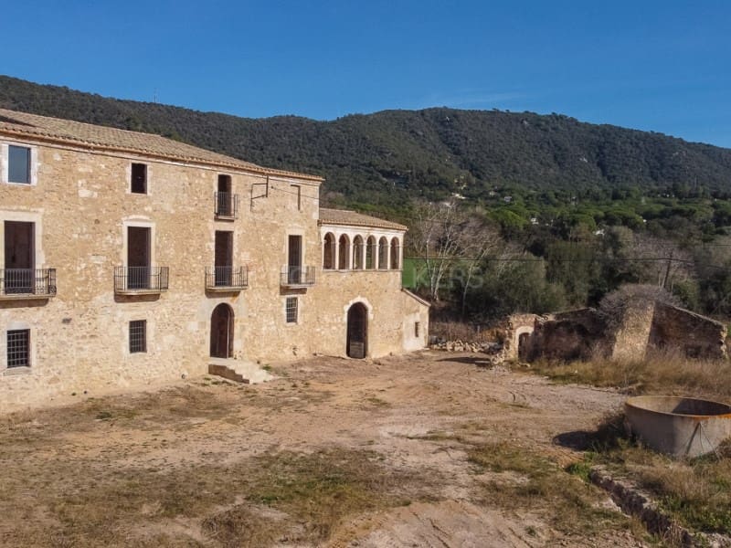 10 sypialnia Finka/Dom wiejski na sprzedaż w Santa Cristina d'Aro - 895 000 € (Ref: 8108791)