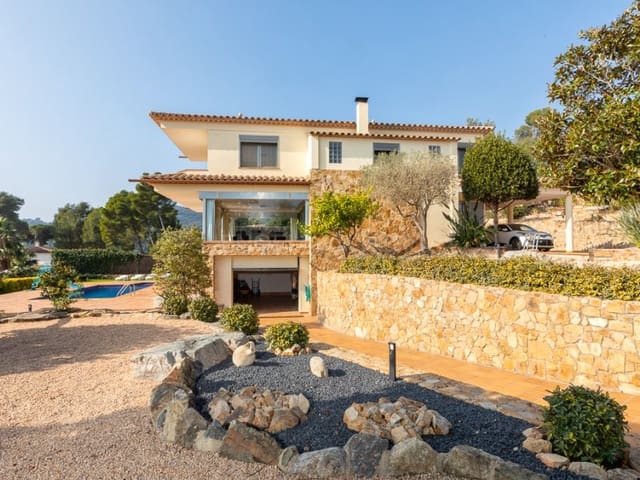 5 bedroom Villa for sale in Tossa de Mar with pool - € 1,900,000 (Ref: 8109925)