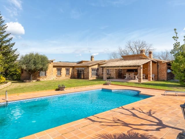 3 bedroom Villa for sale in Santa Cristina d'Aro with pool garage - € 1,300,000 (Ref: 8177576)