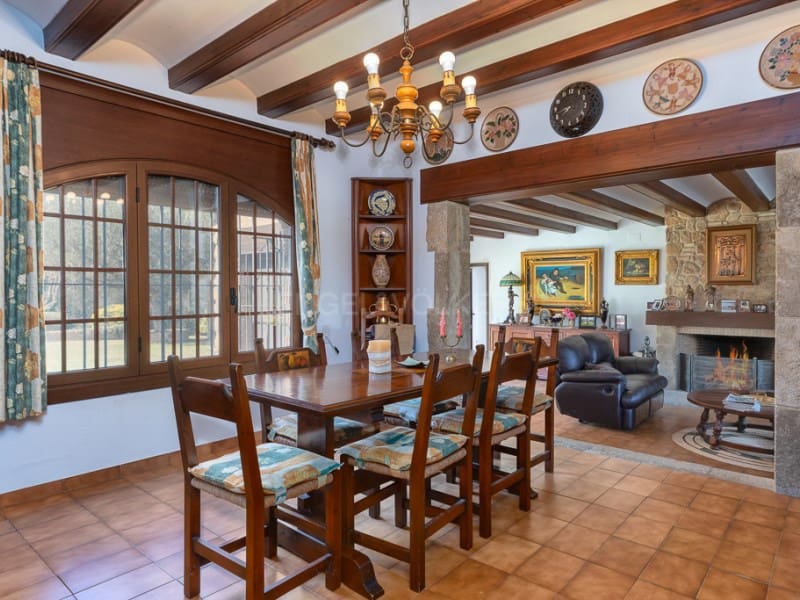 3 bedroom Villa for sale in Santa Cristina d'Aro with pool garage - € 1,300,000 (Ref: 8177576)