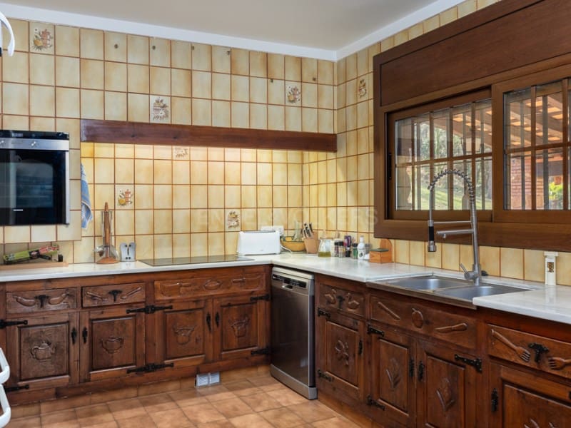 3 bedroom Villa for sale in Santa Cristina d'Aro with pool garage - € 1,300,000 (Ref: 8177576)