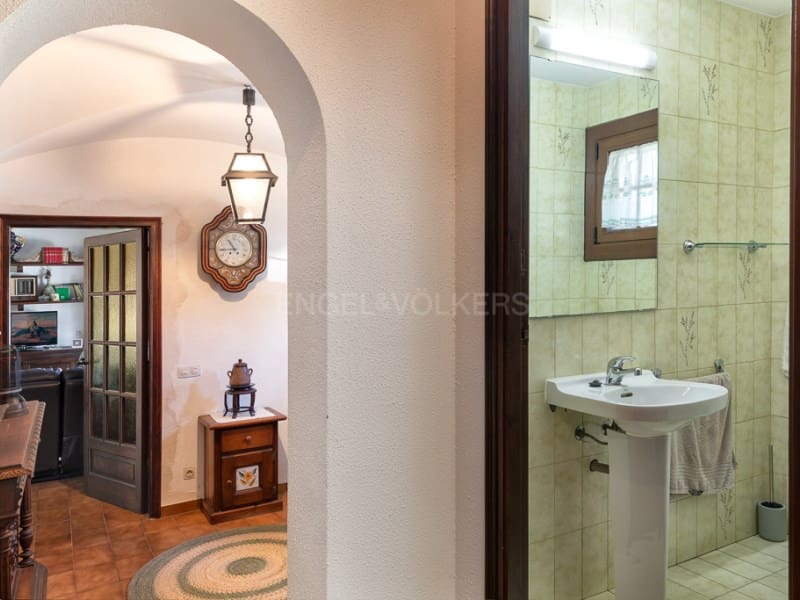 3 bedroom Villa for sale in Santa Cristina d'Aro with pool garage - € 1,300,000 (Ref: 8177576)