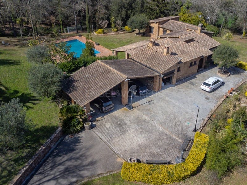 3 bedroom Villa for sale in Santa Cristina d'Aro with pool garage - € 1,300,000 (Ref: 8177576)