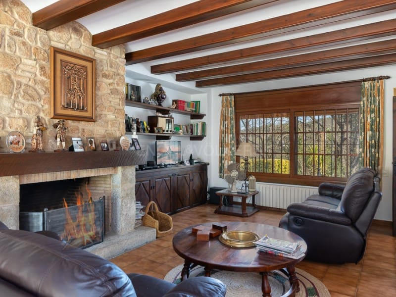 3 bedroom Villa for sale in Santa Cristina d'Aro with pool garage - € 1,300,000 (Ref: 8177576)