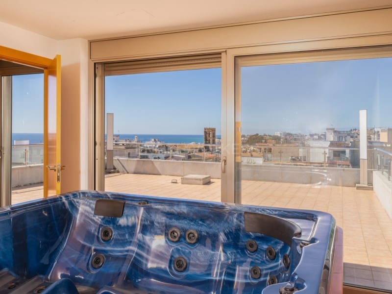 7 soverom Villa til salgs i Blanes med svømmebasseng garasje - € 850 000 (Ref: 8254124)