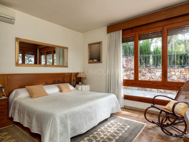 3 soverom Villa til salgs i Mont-ras med garasje - € 595 000 (Ref: 8319227)