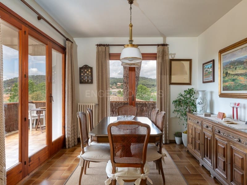 3 soverom Villa til salgs i Mont-ras med garasje - € 595 000 (Ref: 8319227)