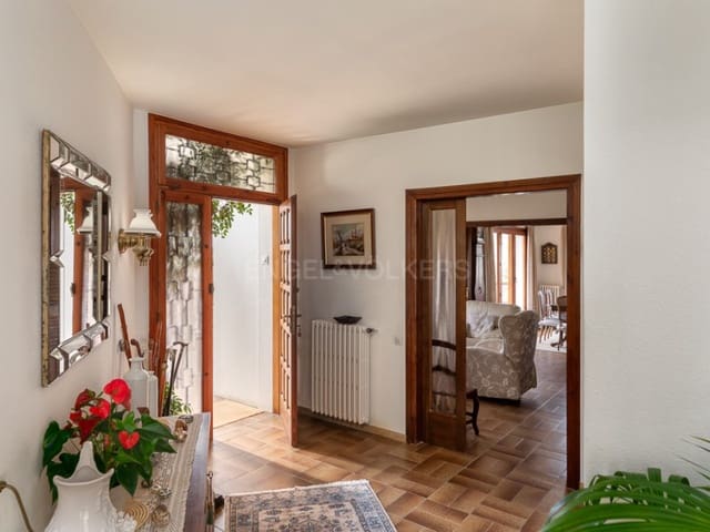 3 bedroom Villa for sale in Mont-ras with garage - € 595,000 (Ref: 8319227)