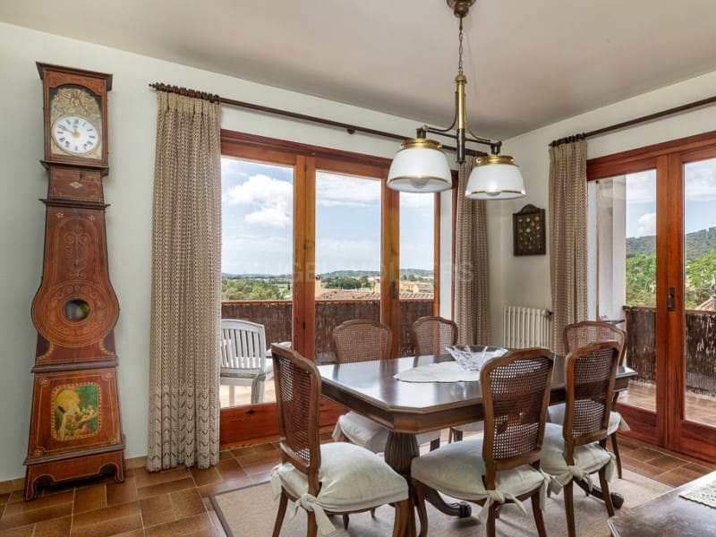 3 soverom Villa til salgs i Mont-ras med garasje - € 595 000 (Ref: 8319227)