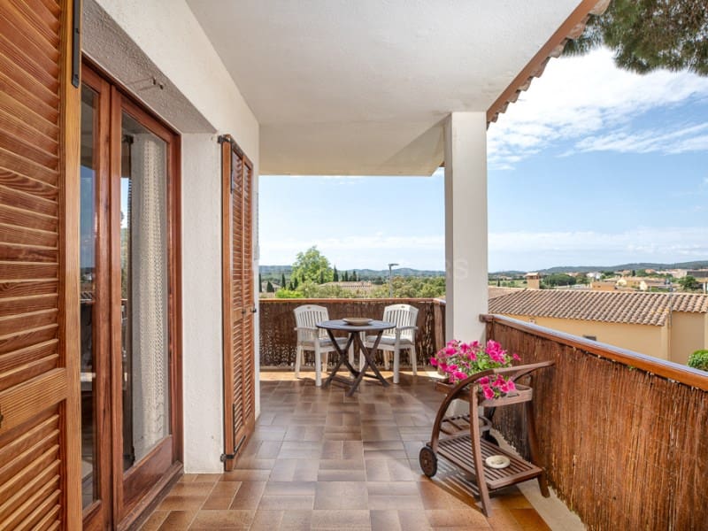 3 soverom Villa til salgs i Mont-ras med garasje - € 595 000 (Ref: 8319227)