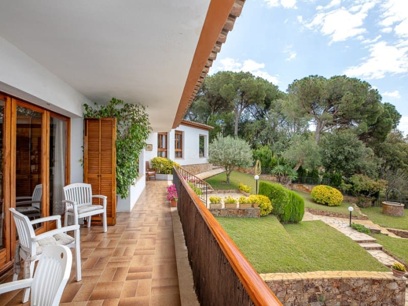 3 soverom Villa til salgs i Mont-ras med garasje - € 595 000 (Ref: 8319227)