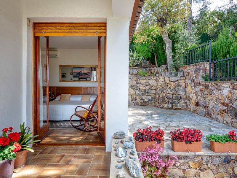 3 soverom Villa til salgs i Mont-ras med garasje - € 595 000 (Ref: 8319227)