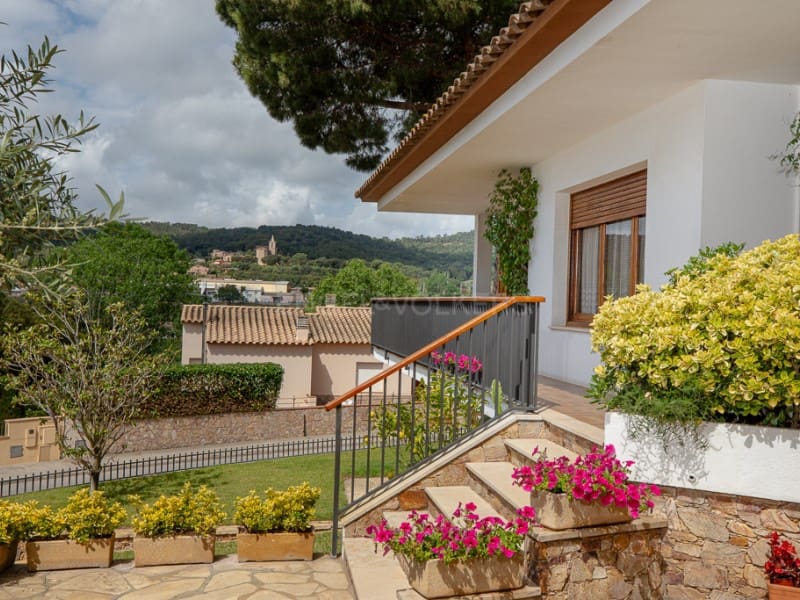 3 soverom Villa til salgs i Mont-ras med garasje - € 595 000 (Ref: 8319227)