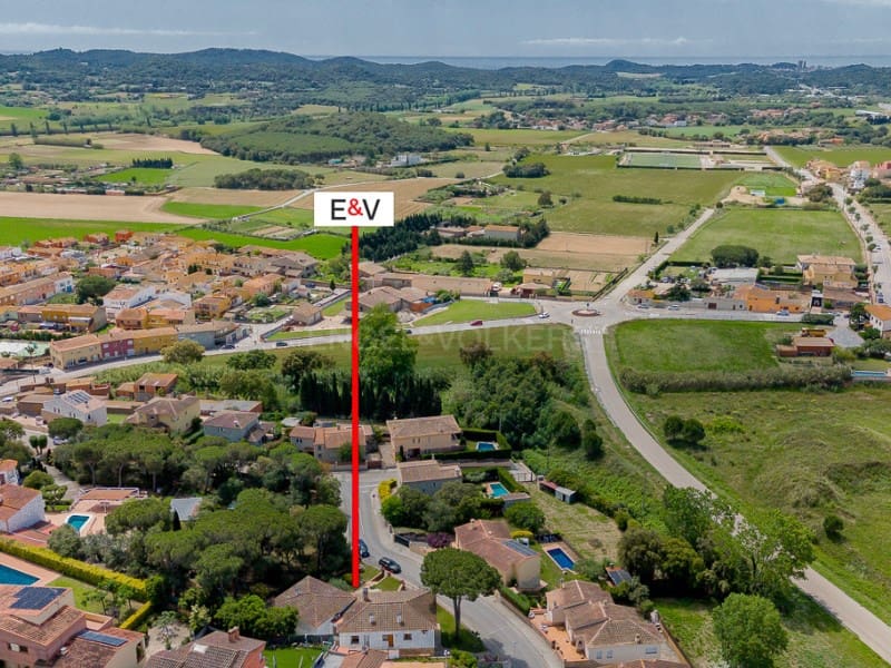 3 soverom Villa til salgs i Mont-ras med garasje - € 595 000 (Ref: 8319227)