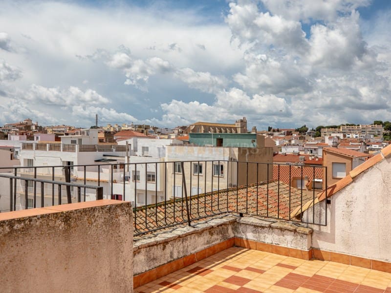 5 bedroom Apartment for sale in L'Escala - € 730,000 (Ref: 8322968)