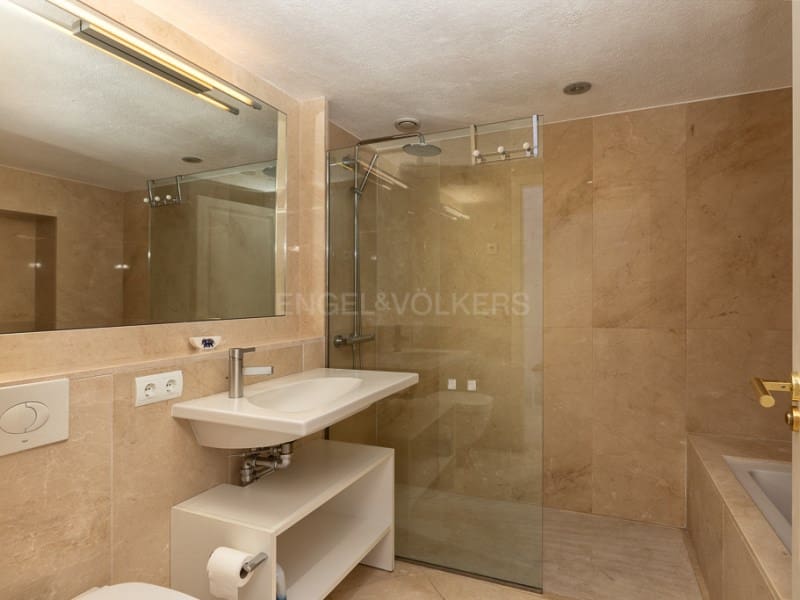 2 soveværelse Villa til salg i Viladamat med swimmingpool - € 750.000 (Ref: 8327716)