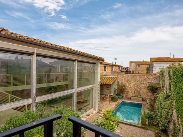 2 bedroom Villa for sale in Viladamat with pool - € 750,000 (Ref: 8327716)