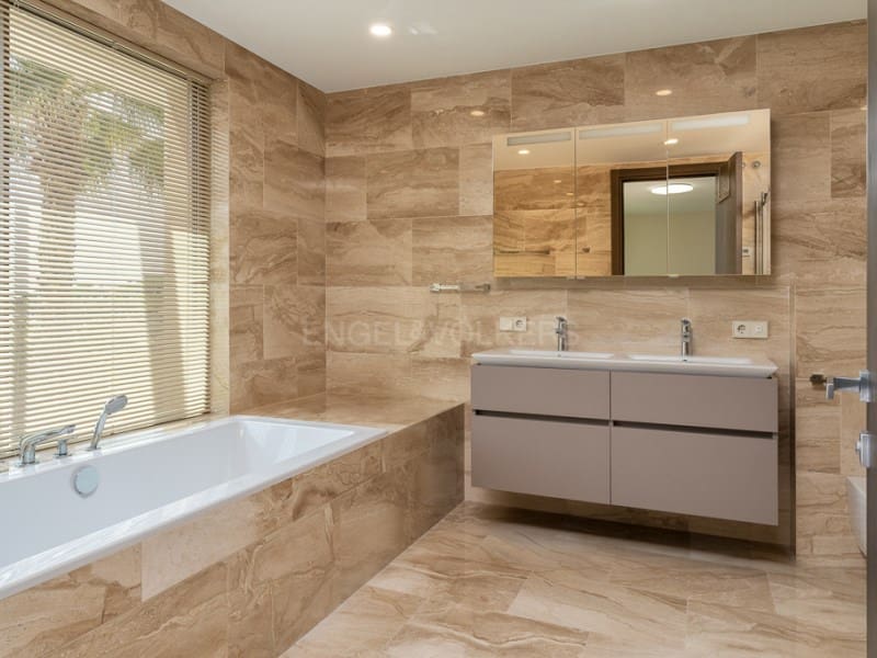 5 soverom Villa til salgs i Blanes med svømmebasseng garasje - € 3 100 000 (Ref: 8334202)