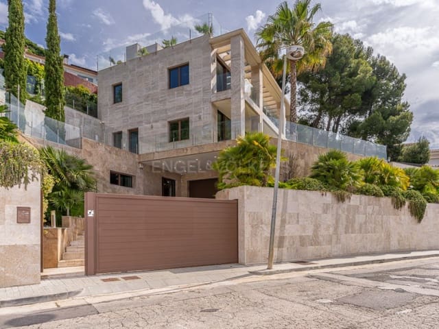 5 bedroom Villa for sale in Blanes with pool garage - € 3,100,000 (Ref: 8334202)