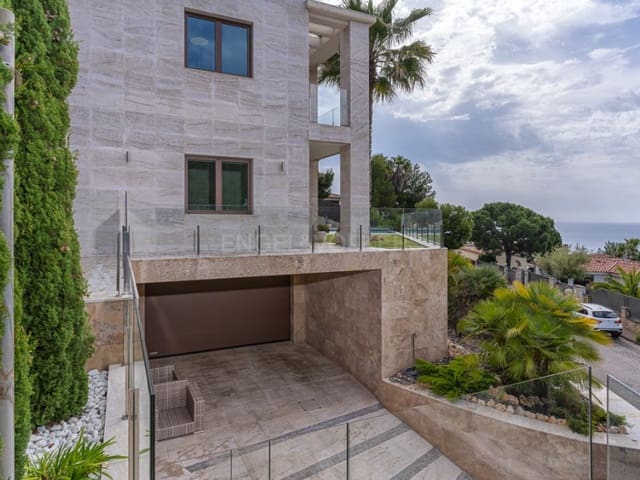 5 bedroom Villa for sale in Blanes with pool garage - € 3,100,000 (Ref: 8334202)