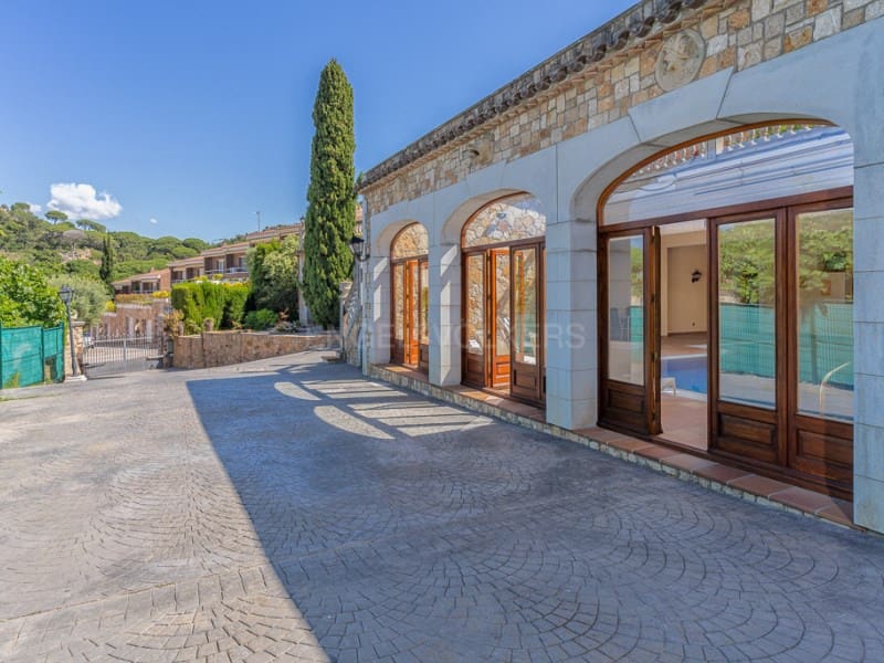 5 soverom Villa til salgs i Sant Feliu de Guixols med svømmebasseng garasje - € 1 300 000 (Ref: 8352549)