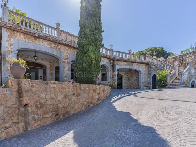 5 bedroom Villa for sale in Sant Feliu de Guíxols with pool garage - € 1,300,000 (Ref: 8352549)