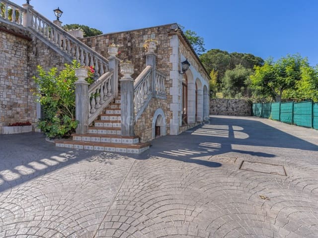 5 bedroom Villa for sale in Sant Feliu de Guíxols with pool garage - € 1,300,000 (Ref: 8352549)