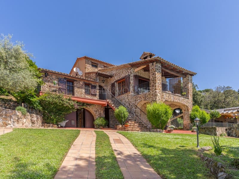 4 soveværelse Villa til salg i Arbucies med garage - € 460.000 (Ref: 8377772)