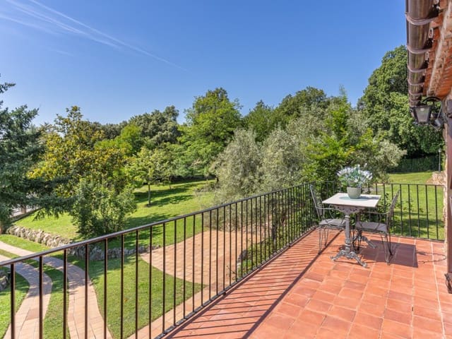 4 bedroom Villa for sale in Arbúcies with garage - € 460,000 (Ref: 8377772)