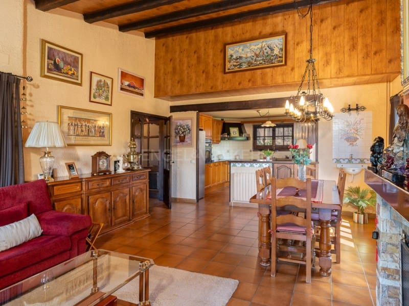 4 soveværelse Villa til salg i Arbucies med garage - € 460.000 (Ref: 8377772)