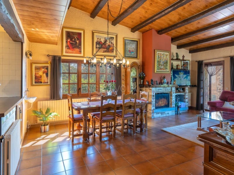 4 soveværelse Villa til salg i Arbucies med garage - € 460.000 (Ref: 8377772)