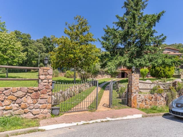 4 bedroom Villa for sale in Arbúcies with garage - € 460,000 (Ref: 8377772)