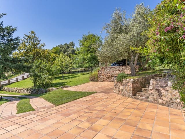 4 bedroom Villa for sale in Arbúcies with garage - € 460,000 (Ref: 8377772)