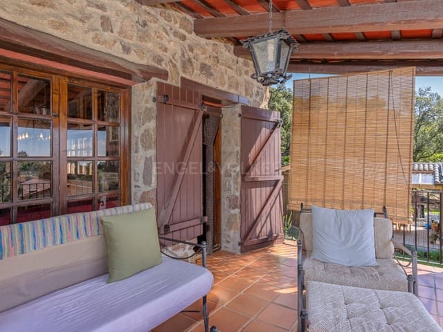 4 bedroom Villa for sale in Arbúcies with garage - € 460,000 (Ref: 8377772)