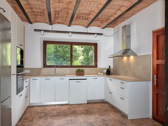 3 chambre Finca/Maison de Campagne à vendre à Les Planes d'Hostoles - 675 000 € (Ref: 8410084)