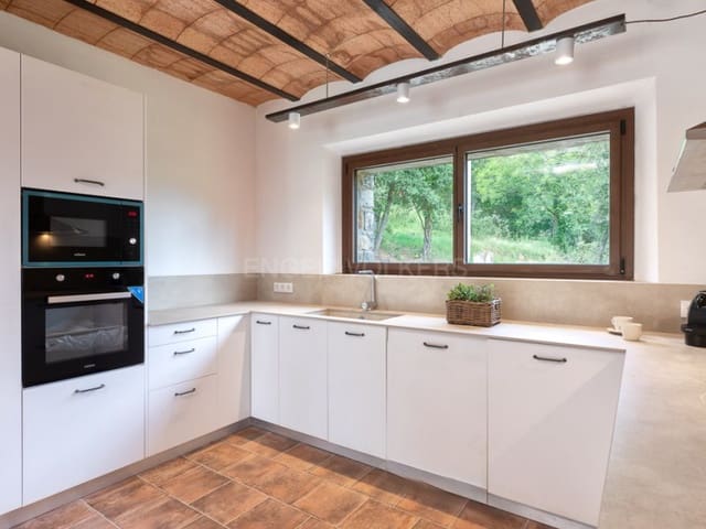 3 chambre Finca/Maison de Campagne à vendre à Les Planes d'Hostoles - 675 000 € (Ref: 8410084)