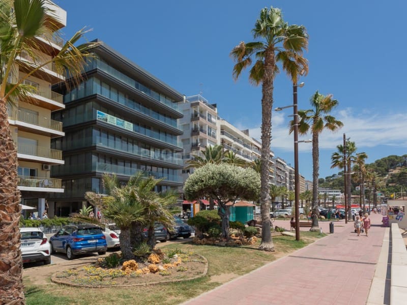 3 slaapkamer Flat te koop in Lloret de Mar - € 749.000 (Ref: 8419984)
