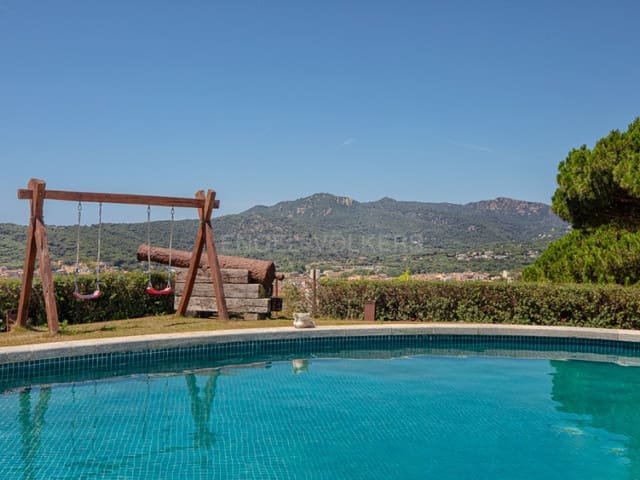 4 bedroom Villa for sale in Sant Feliu de Guíxols with pool garage - € 2,950,000 (Ref: 8421799)